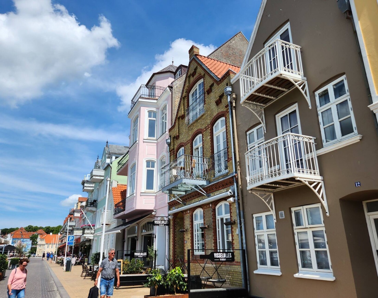 Harbour Walk 1