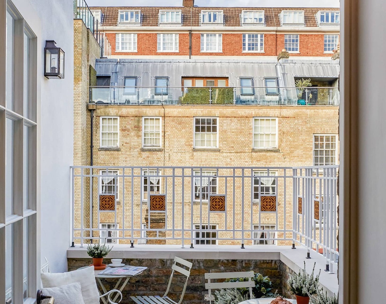 Henry's Townhouse 1