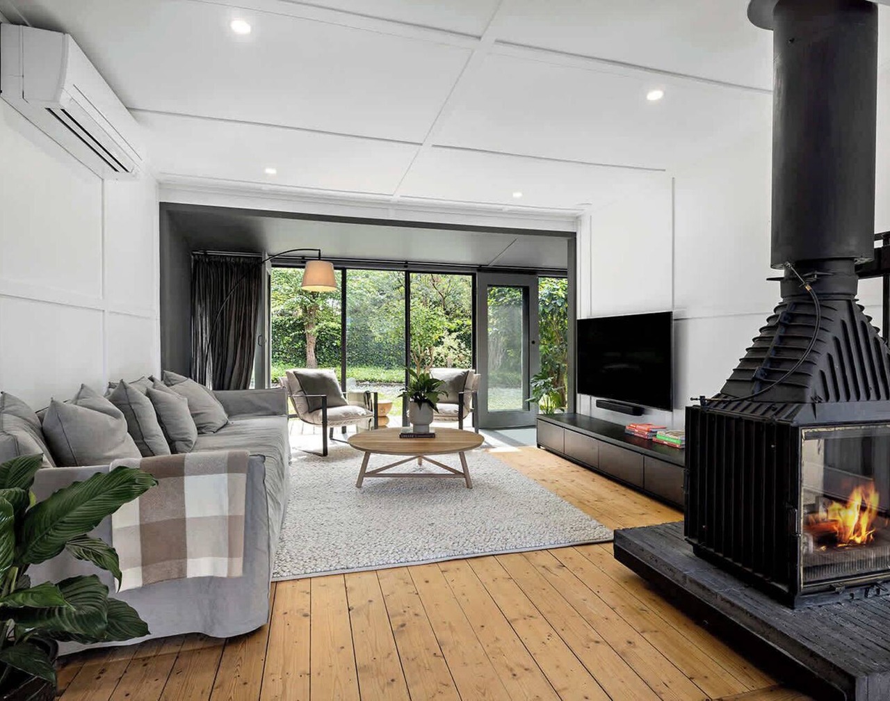 Hillside Cottage - Cosy Fire, Pool, Wineries 1