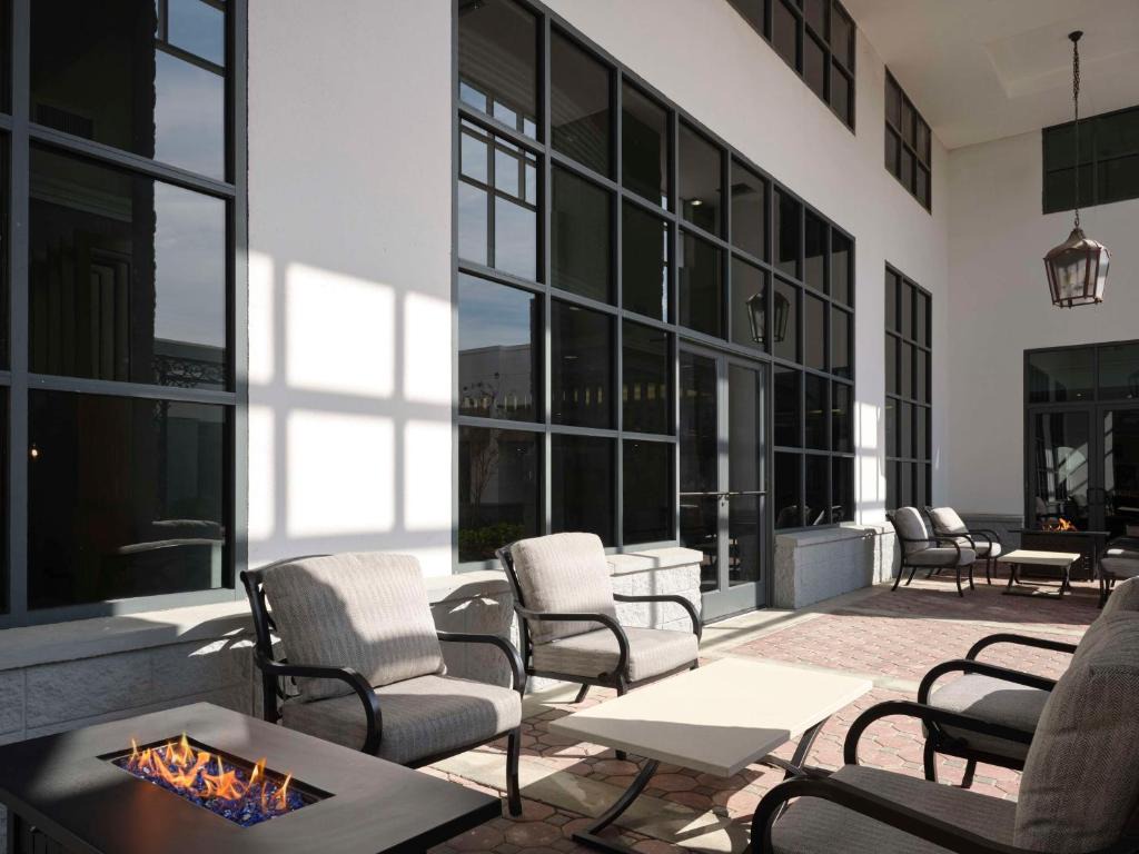 Hilton New Orleans Airport 1