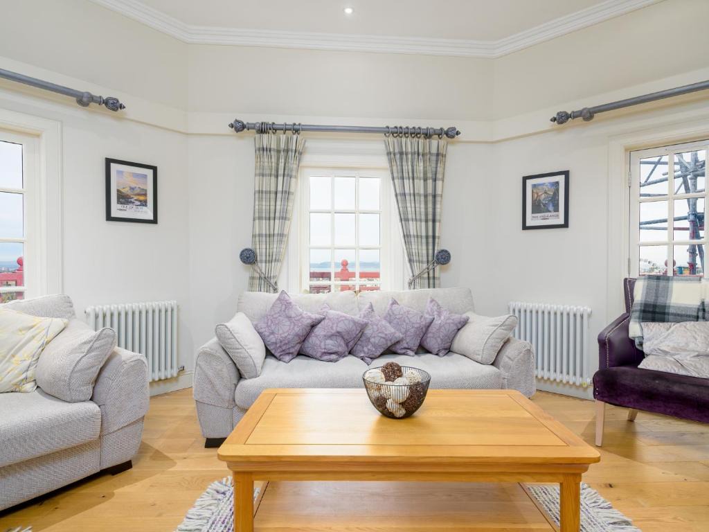 Historic Ramsay Garden Apt With Balcony Views - Pass the Keys 1