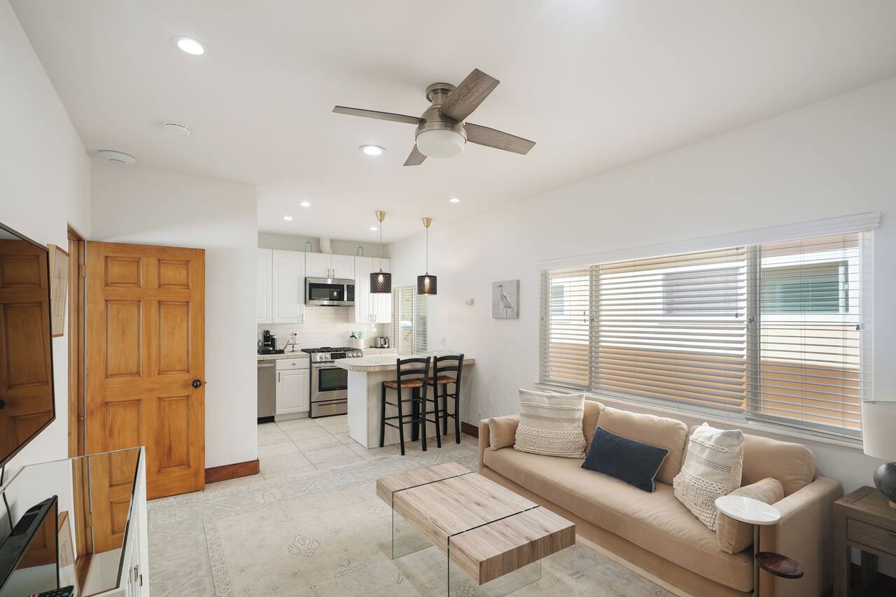 Historic West Beach Apartment — 2 blocks to the Beach 1