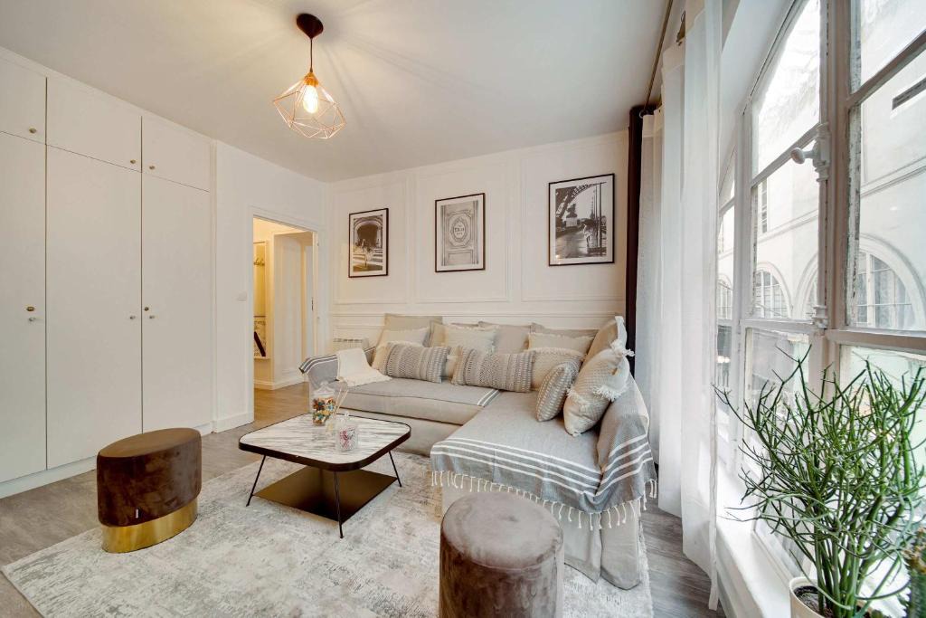 Historical apartment in the heart of Paris - 1 1