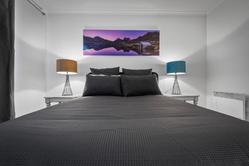Hobart City Townhouse 1
