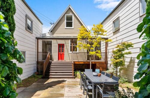 Hobart Heritage Home - Close to CBD & Airport 1