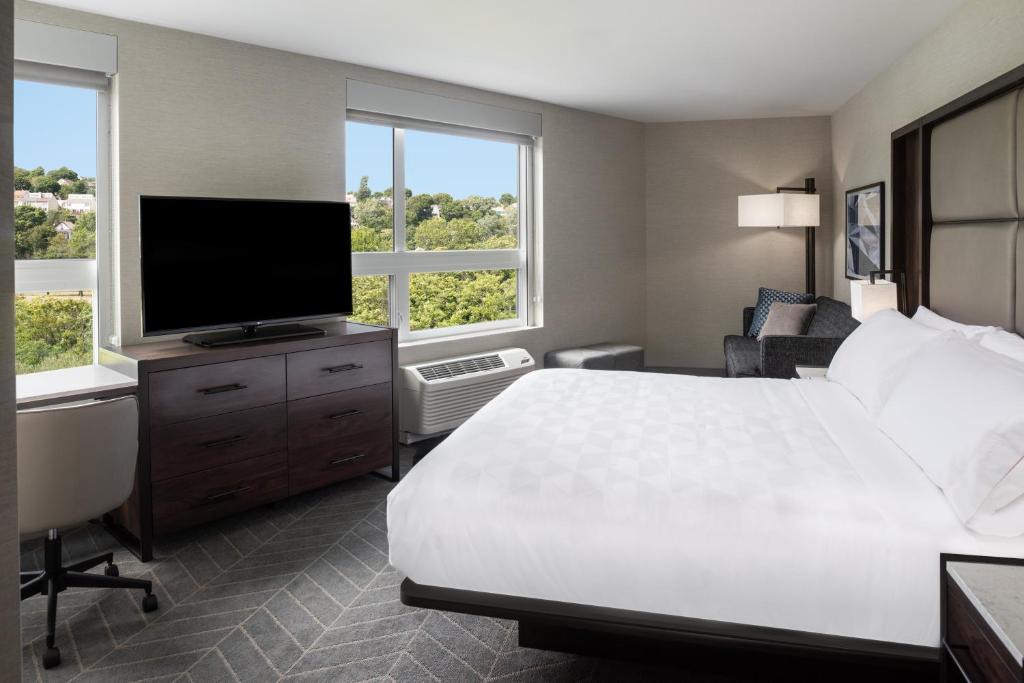 Holiday Inn Boston Logan Airport - Chelsea by IHG 1