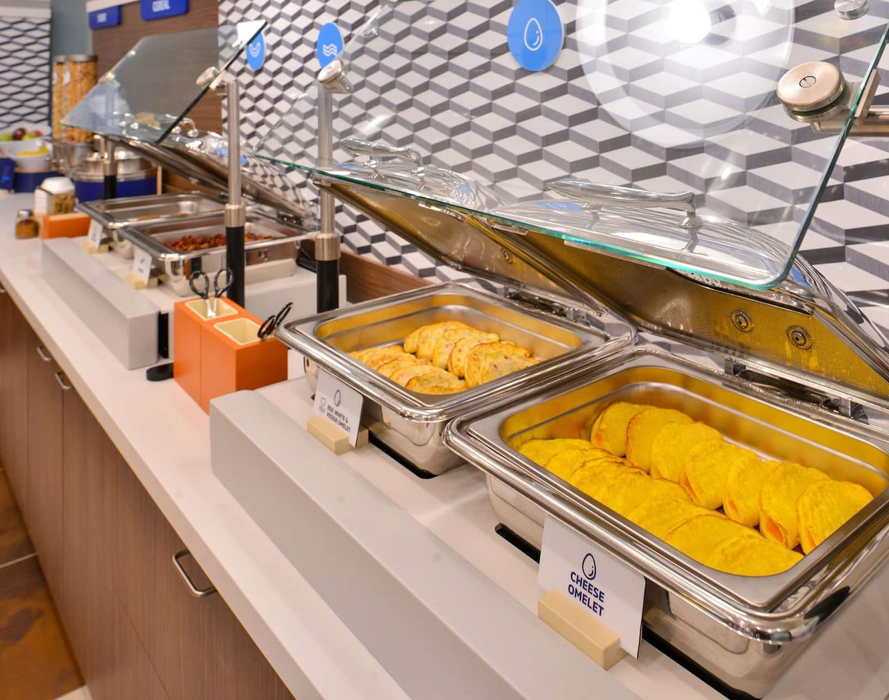 Holiday Inn Express Los Angeles Airport by IHG 1