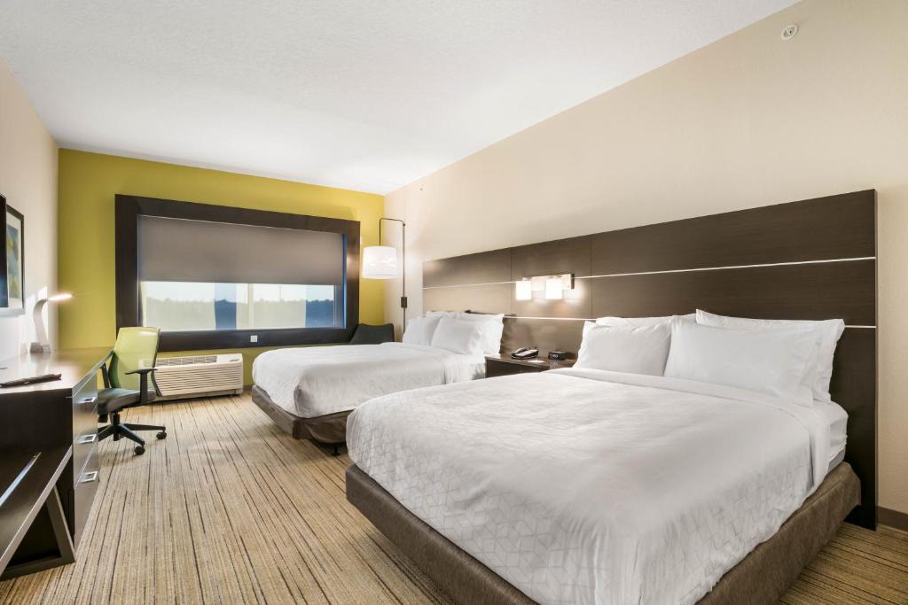 Holiday Inn Express & Suites Jacksonville - Town Center by IHG 1
