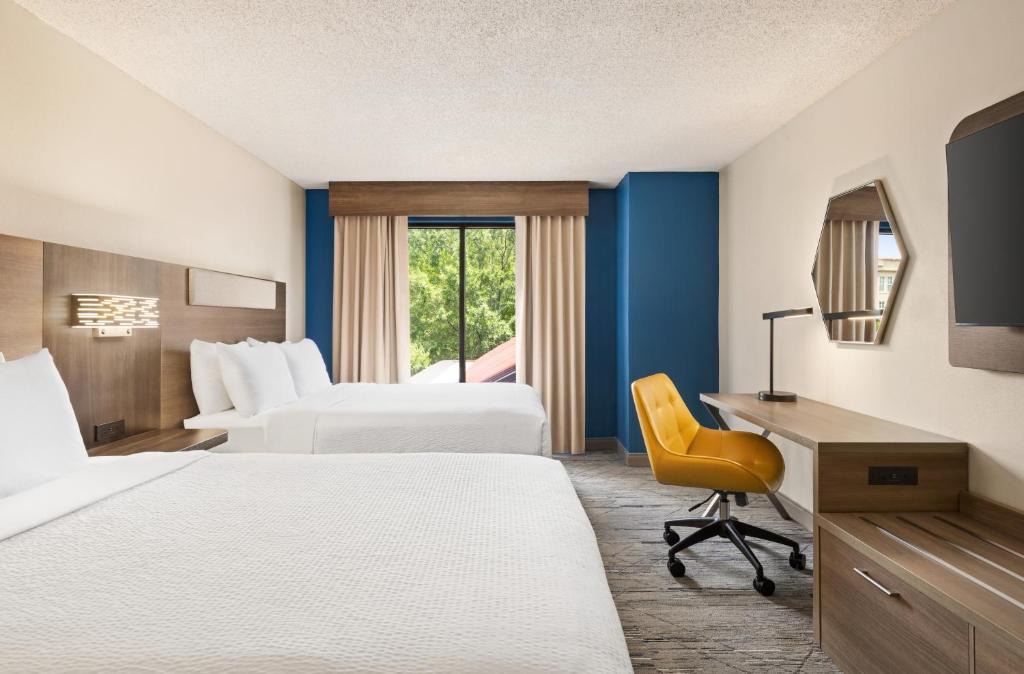 Holiday Inn Express & Suites Greenville-Downtown by IHG 1