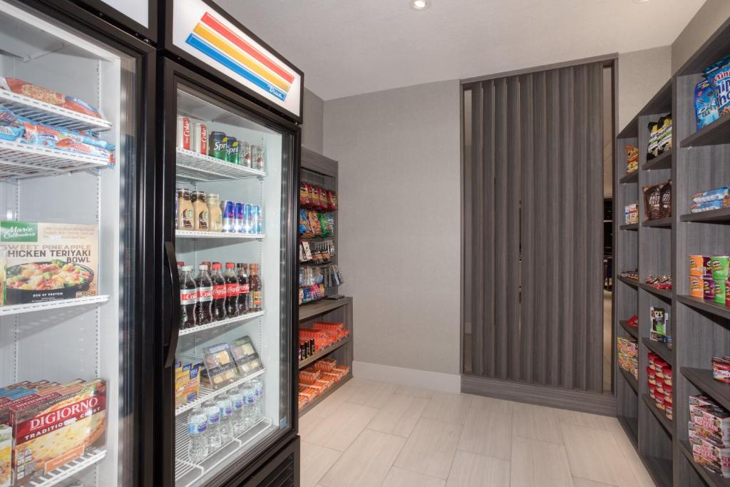 Holiday Inn Express & Suites - Denver NE - Brighton by IHG 1