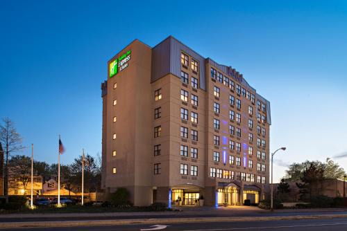 Holiday Inn Express & Suites Boston - Cambridge by IHG 1