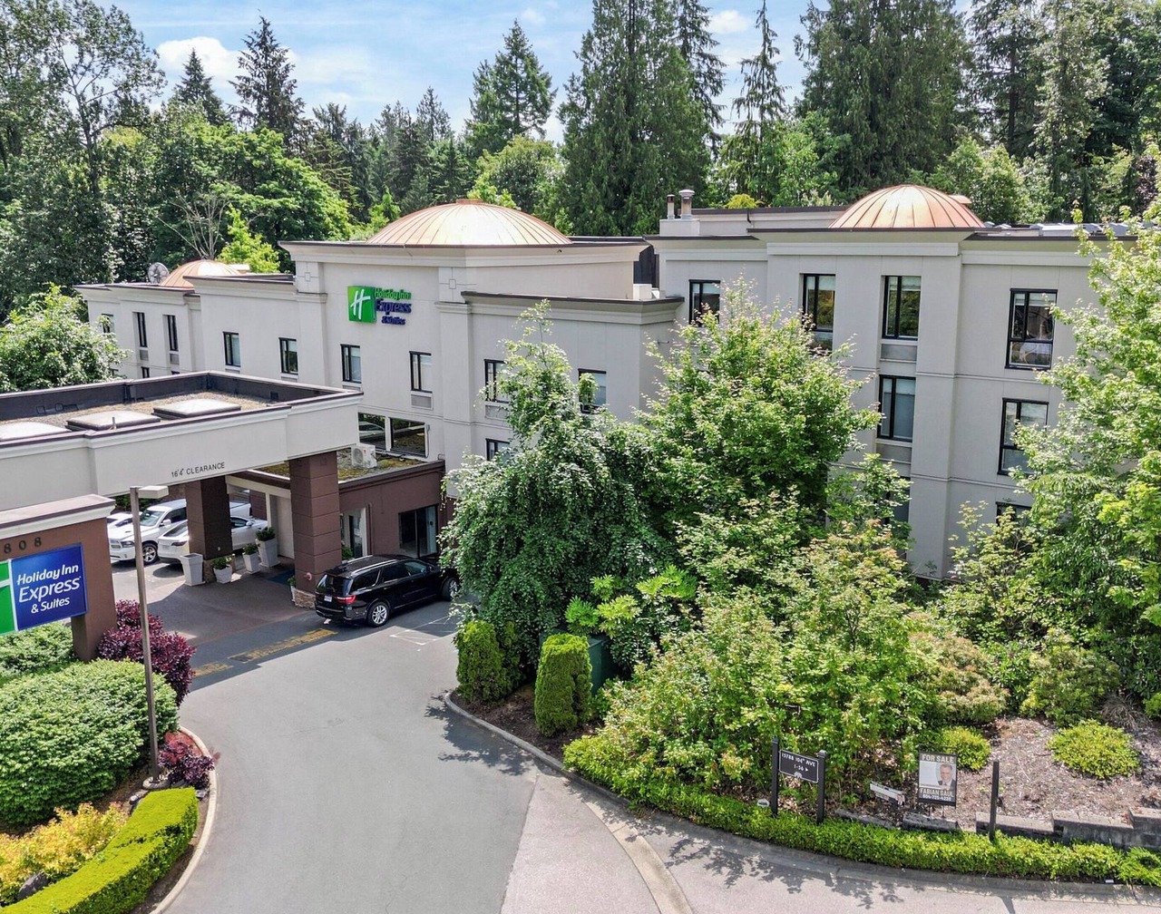 Holiday Inn Express & Suites Surrey by IHG 1