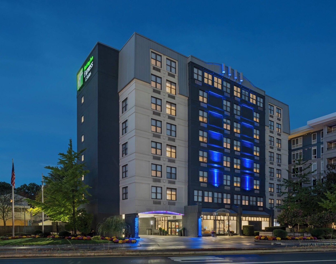 Holiday Inn Express & Suites Boston - Cambridge by IHG 1