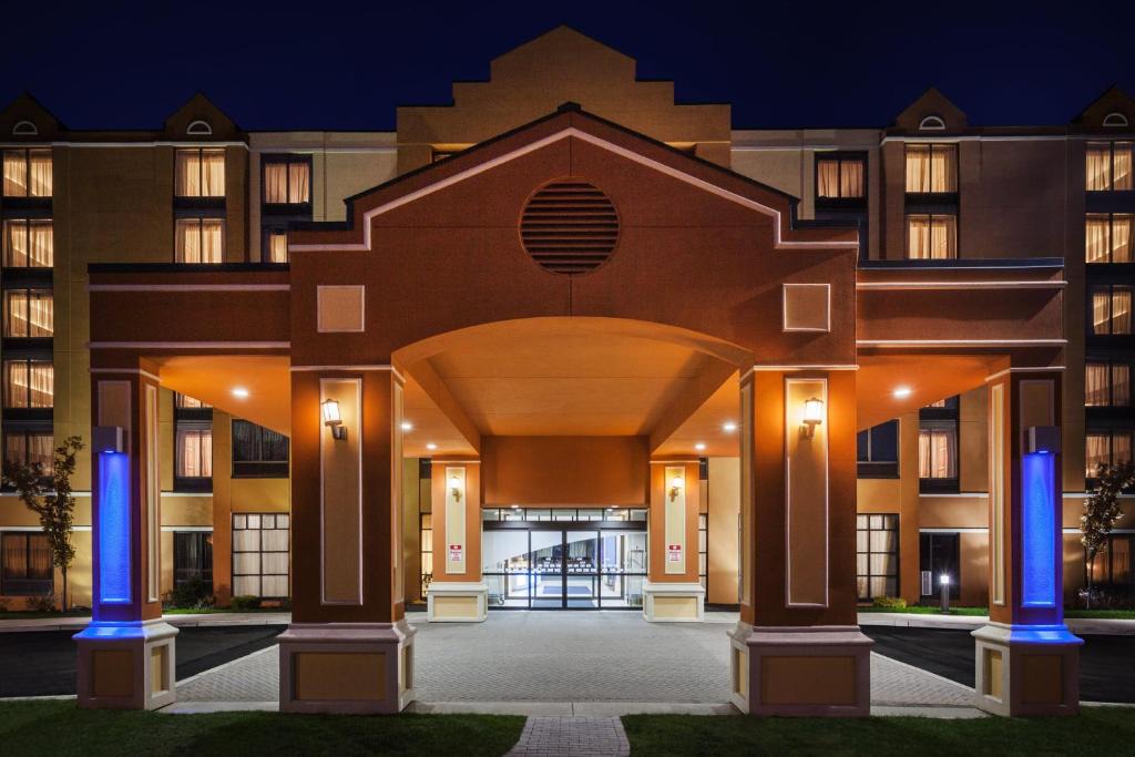 Holiday Inn Express South Portland by IHG 1
