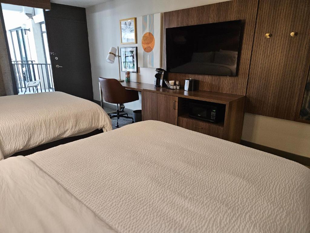 Holiday Inn Harrisburg I-81 Hershey Area by IHG 1