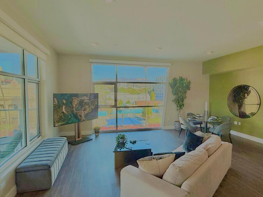 Hollywood Sign View 2 Bed 2 Bath Premium Corner 1