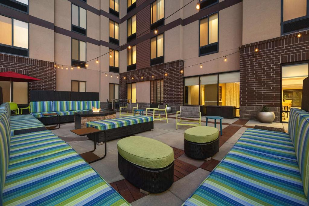 Home2 Suites by Hilton Denver West/Federal Center 1