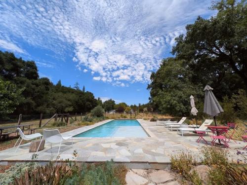 Homestead With Pool And Hot Tub - Wine Tastings Included 1