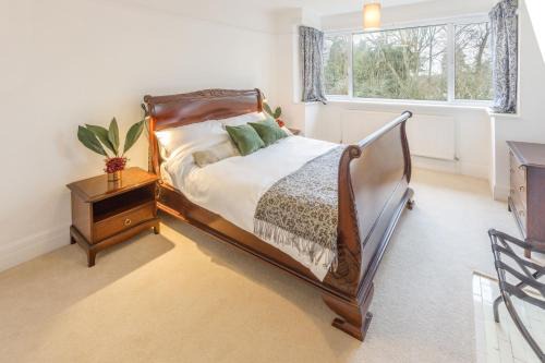 Host & Stay - Combpyne 1