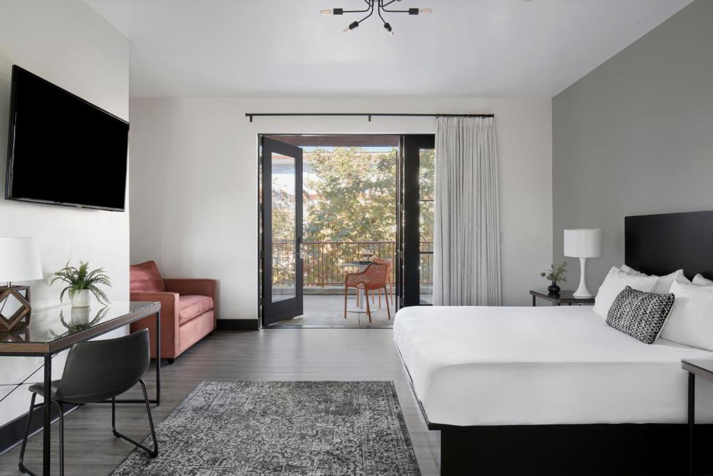 Hotel Casa 425 + Lounge, A Four Sisters Inn 1