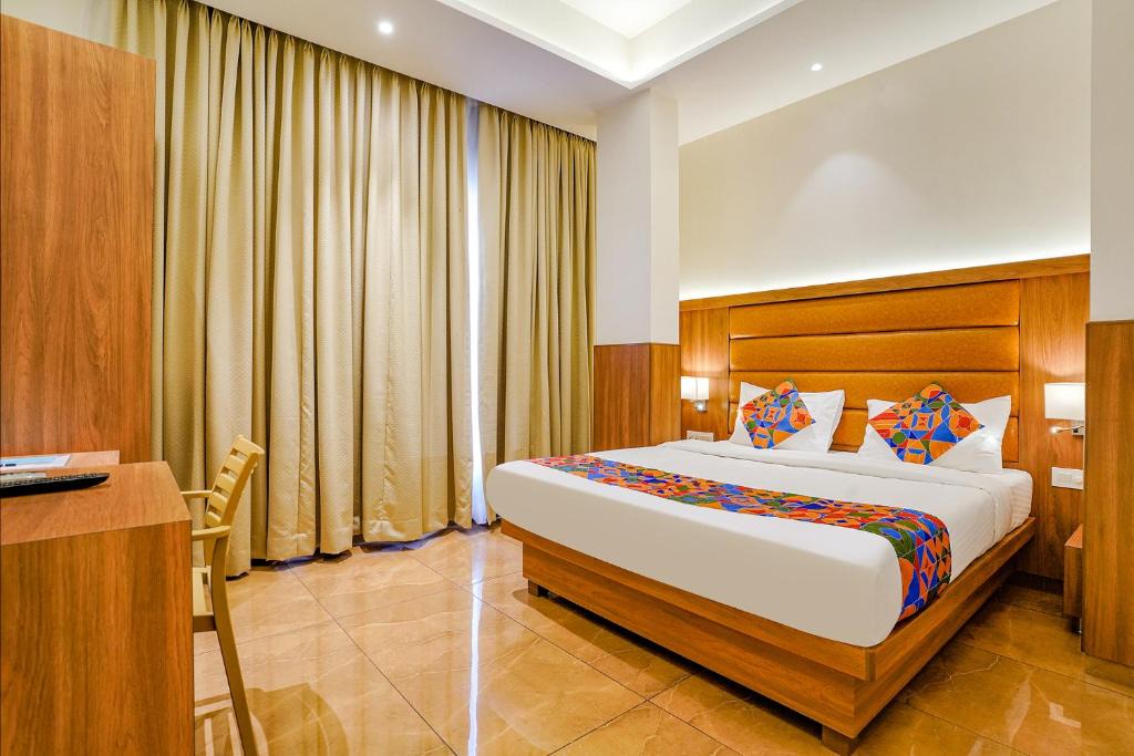 Hotel Landmark Aura 1
