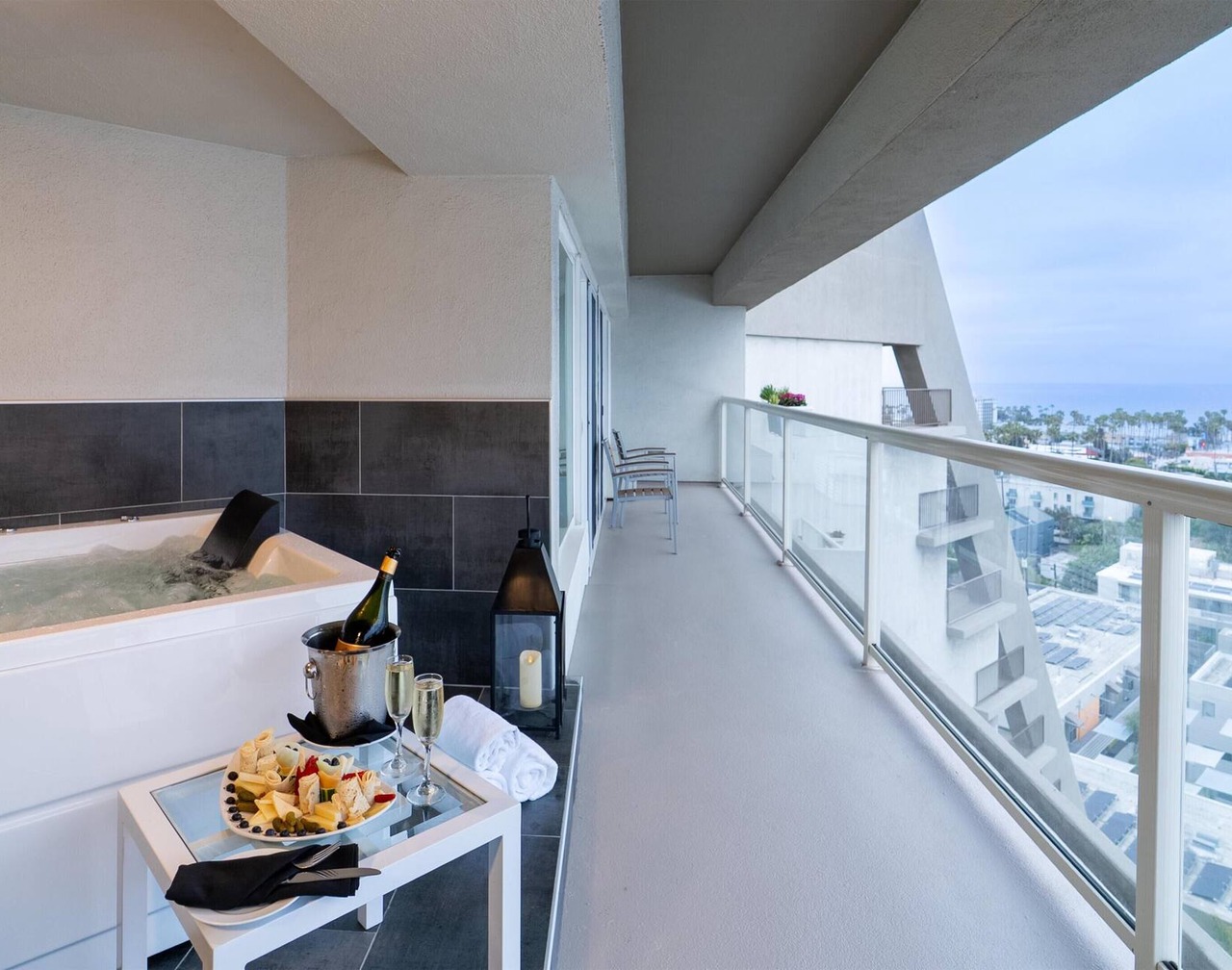 Hyatt Centric Delfina Santa Monica 1