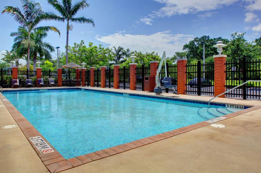 Hyatt Place Fort Lauderdale Airport/Cruise Port 1