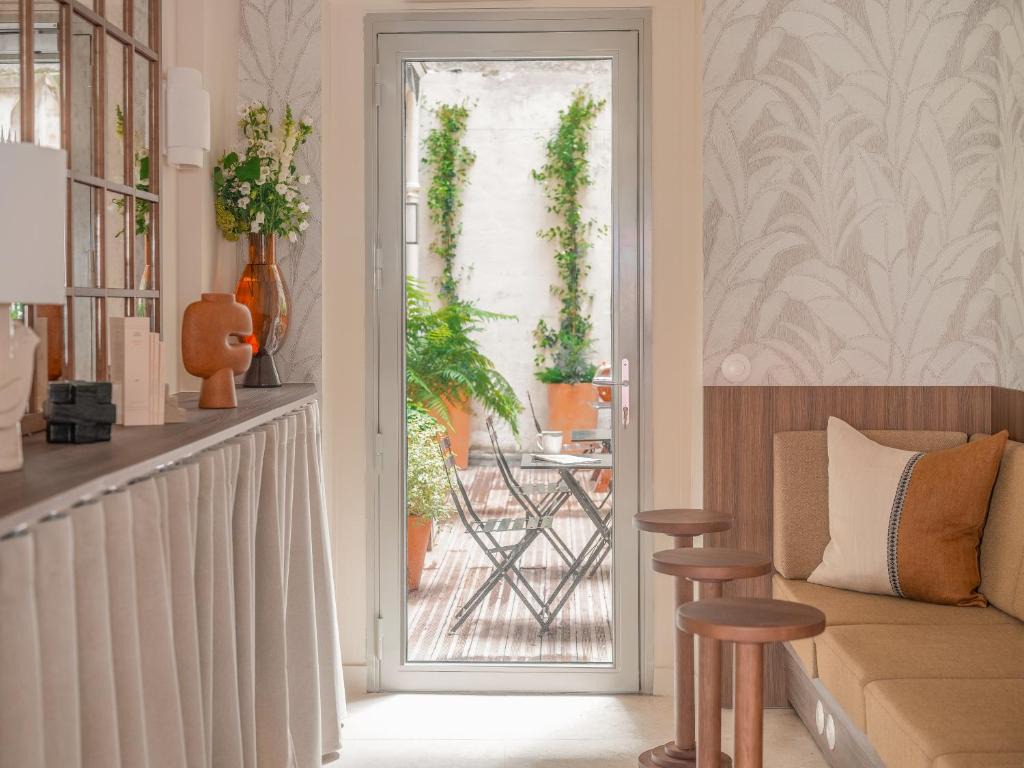 Hôtel BASSS 1