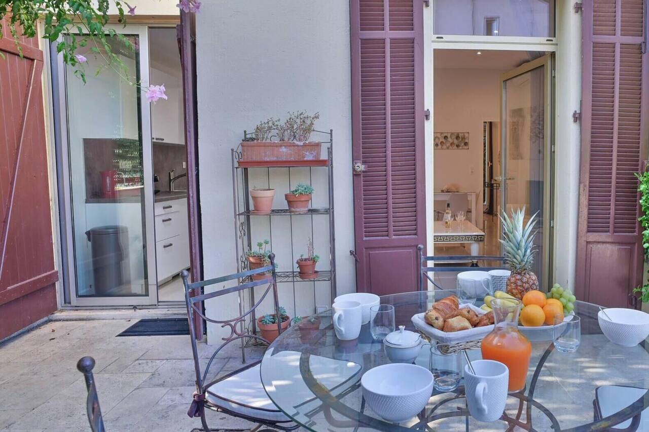 Ideal without car - heart of Golfe-Juan 1