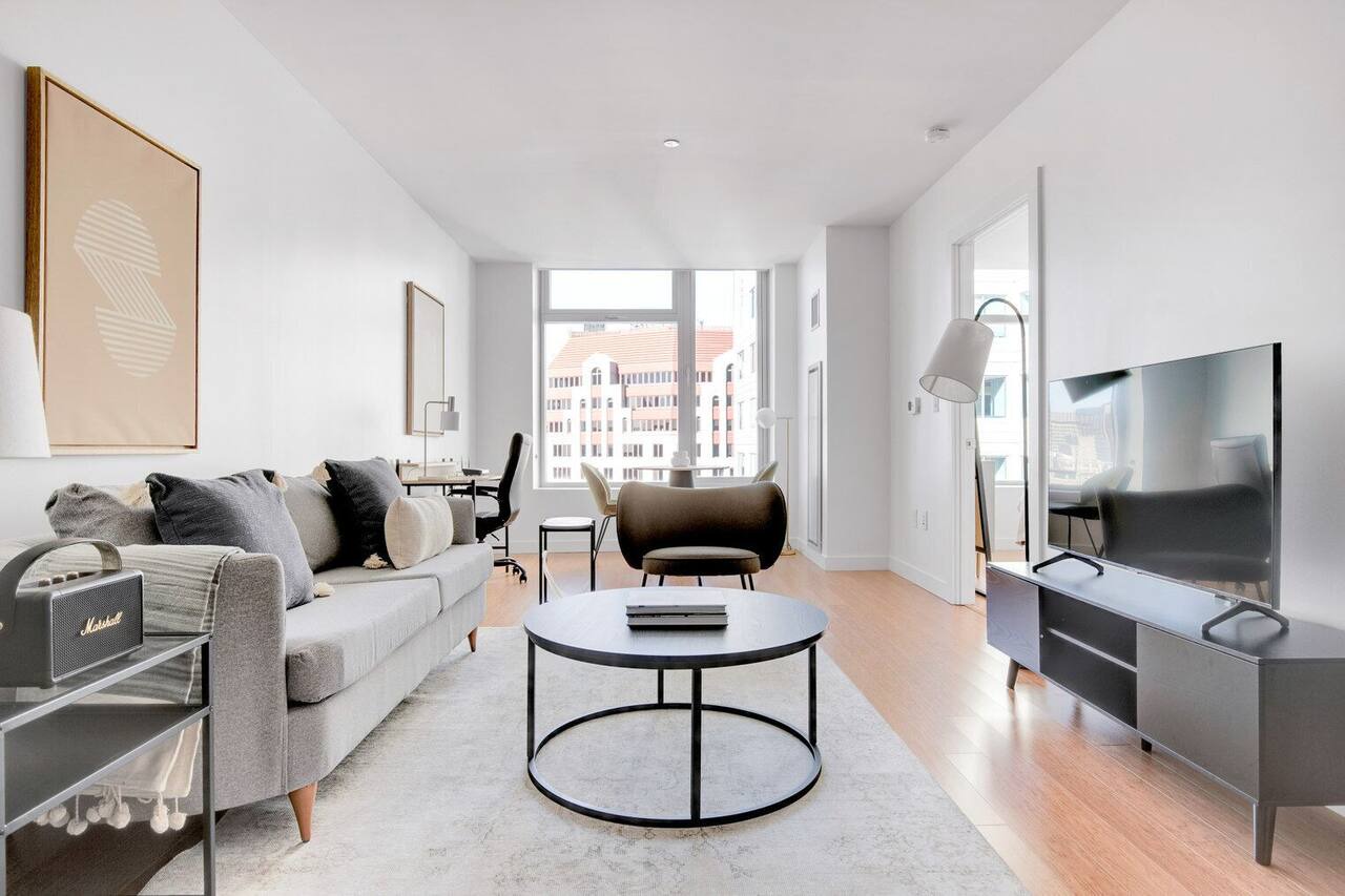 Impeccable Downtown 1BR w/Gym & W/D, near South Station, by Blueground 1