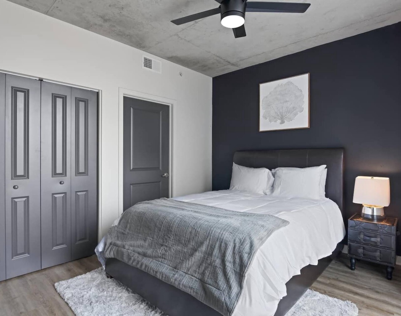 Indulge in stylish living at our ideal location, perfect for relaxation and exploration of the city's offerings 1