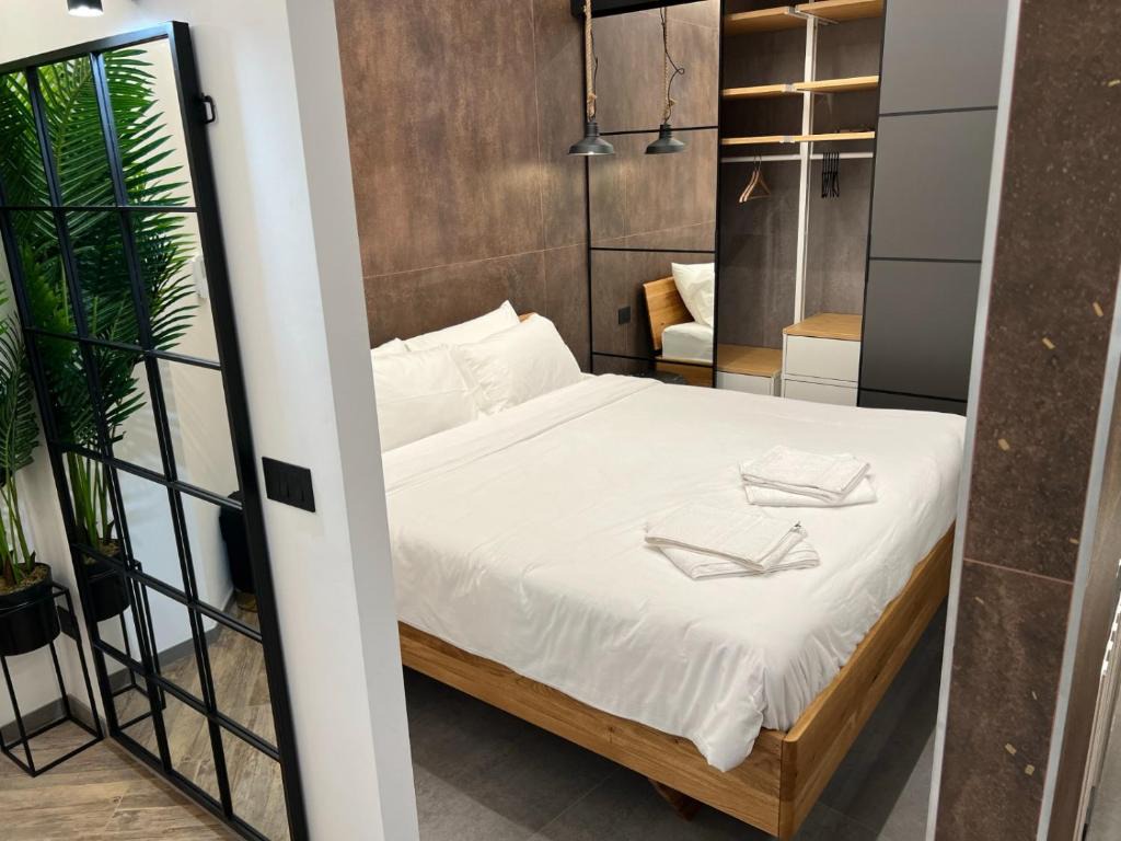 Industrial Design Luxury Studio in NoLo District 1