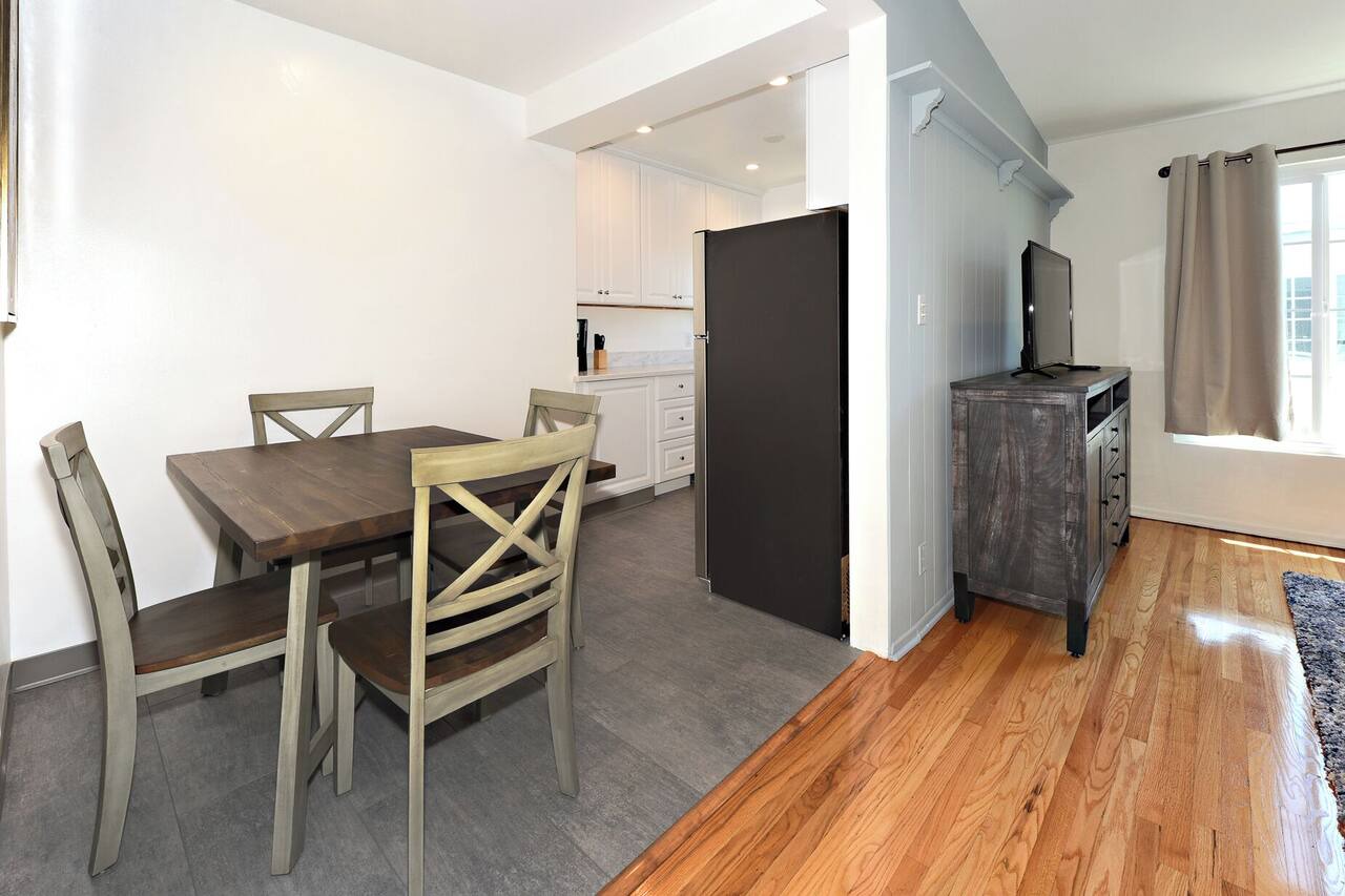 ING5- Charming 2-bedroom 2 bath apartment in nice Los Angeles with WiFi, AC 1