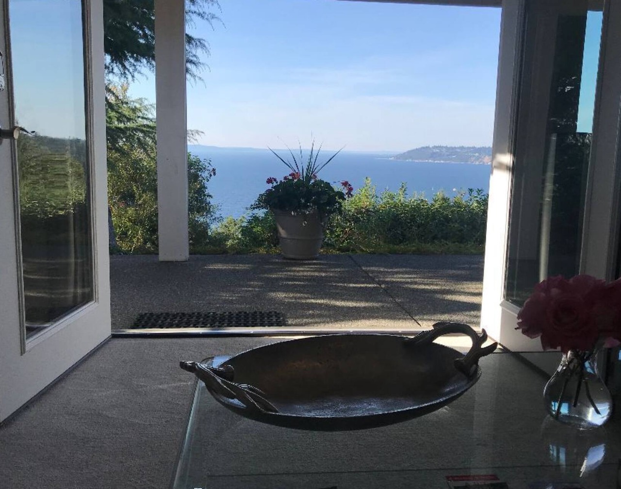 Island View-Spectacular view of Puget Sound and the Olympic Mountains 1