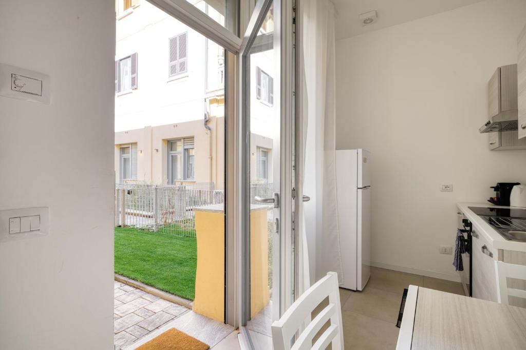 Just Urban Stays - Modern 1-BR Apartment Navigli - Metro M2 1