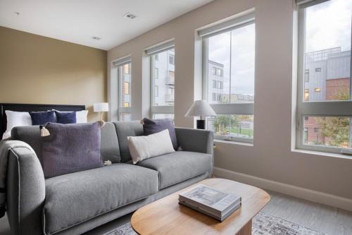 Kendall Square studio w gym wd rooftop BOS-918 1