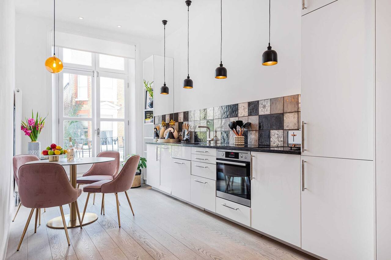 Lady on the Lane, 2 bed Primrose Hill - by Out of Office Lifestyle 1