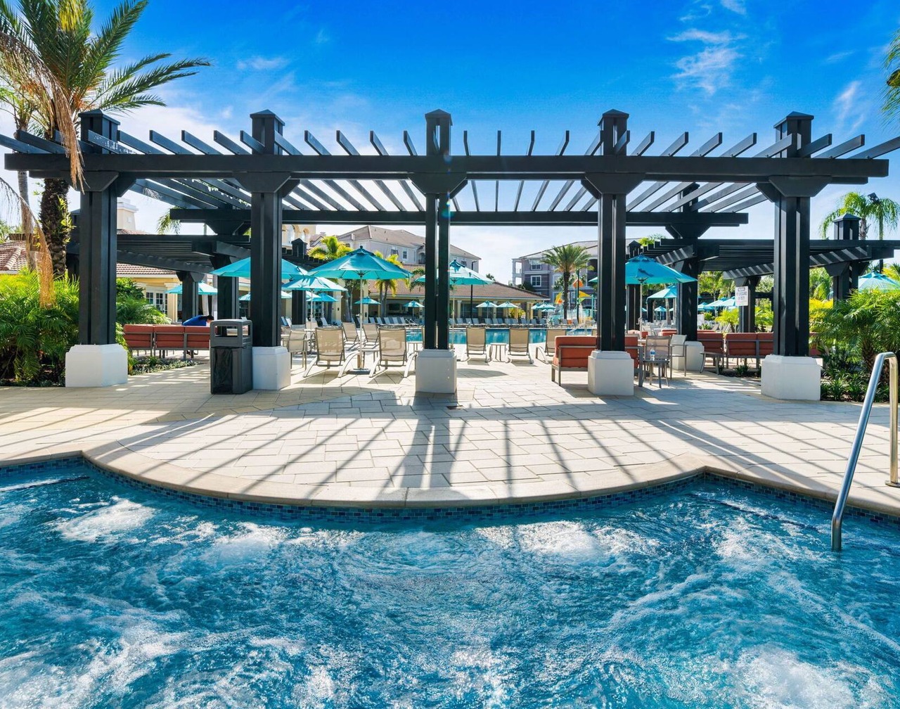 Lakefront Luxury 1