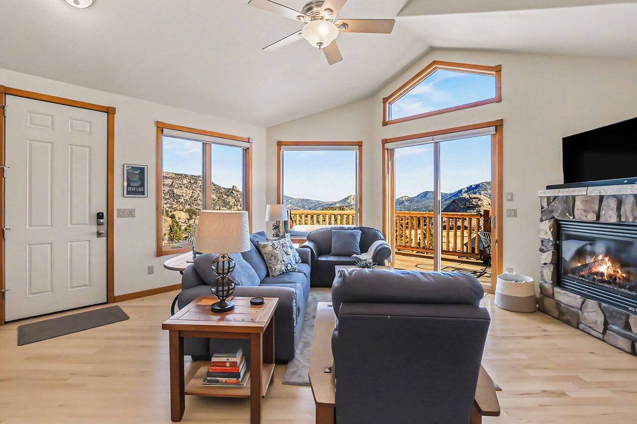 Lakeside Retreat 19A - 2 BR Condo - Mountain and Lake Views 1