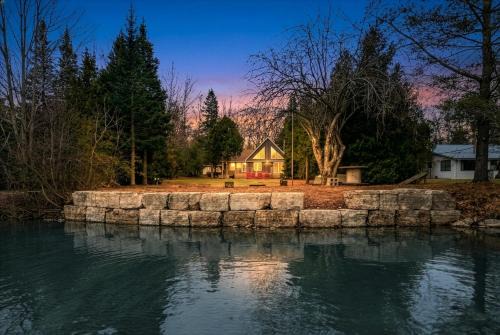 Lakeview Loft A-Frame Escape Tobermory With AC 1
