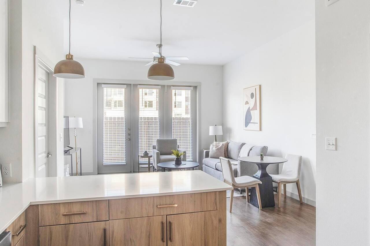 Landing | Modern 1BD, Yoga Studio, Gym 1