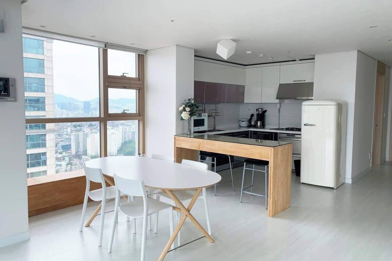 Large Apt, Awesome View, Seoul STN 1
