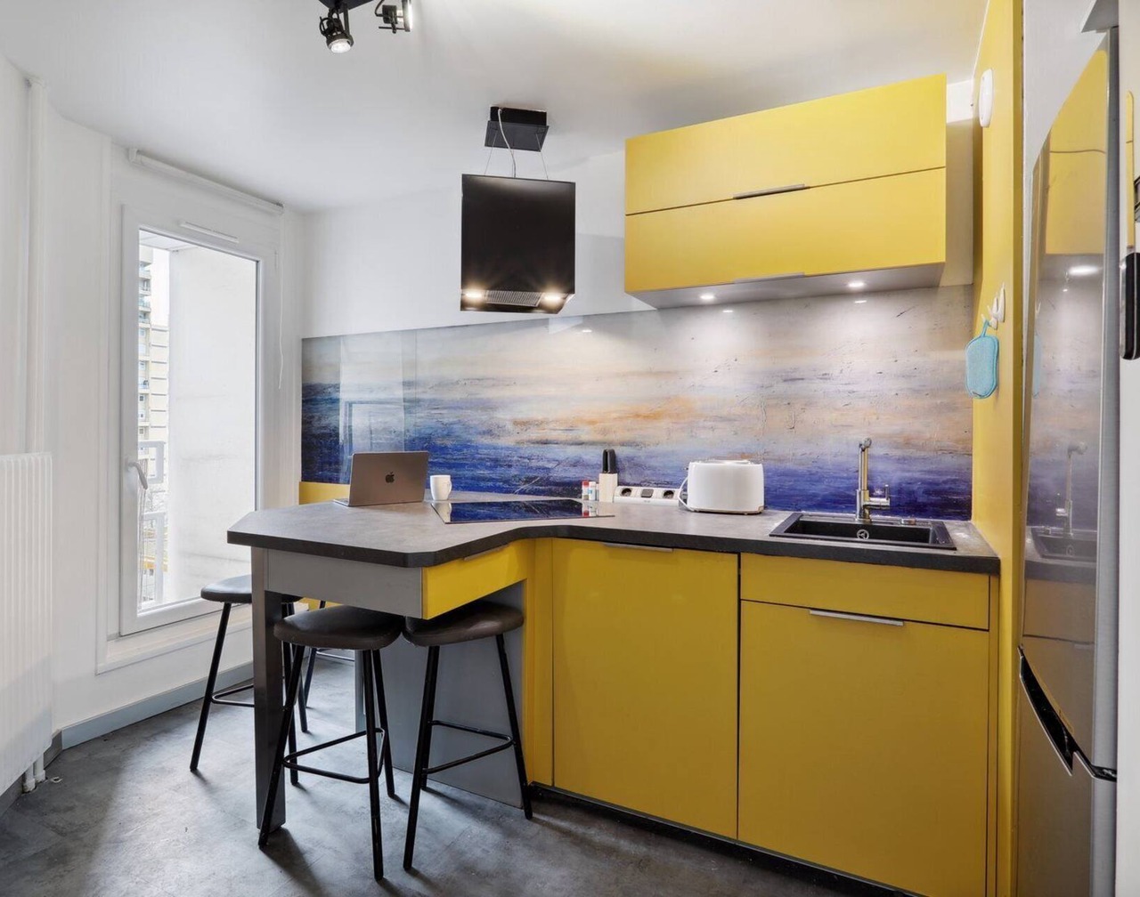 Large family T3 with parking near La Défense 1