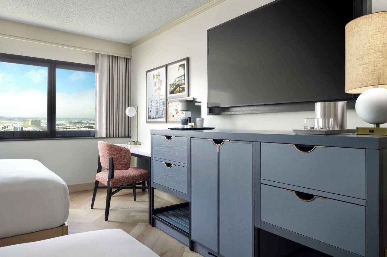 LAX Comfort for Families | Pet-Friendly, Shuttle, Pool, Close to Attractions 1
