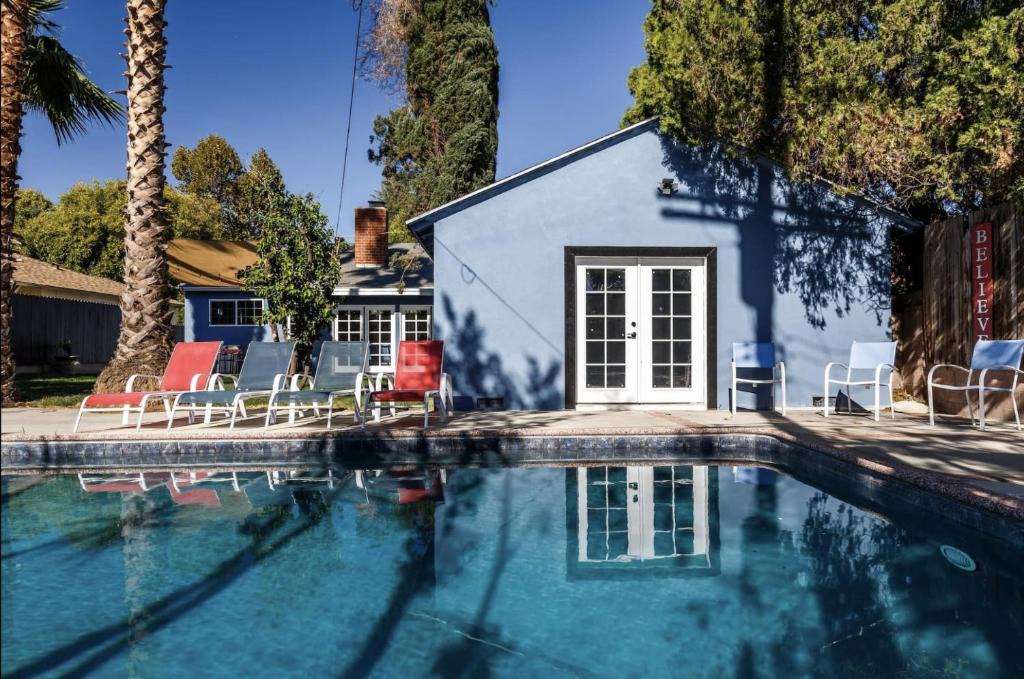 Le Bleu House - Newly Designed 3BR HOUSE & POOL by Topanga 1