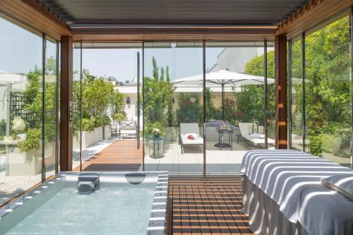 Le Bristol Paris, Oetker Hotels 1