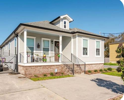 LUX NOLA Haven 1