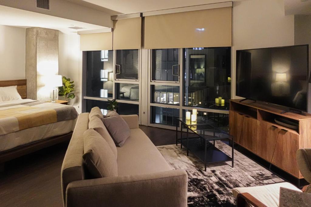 Luxurious Hollywood Dream 1