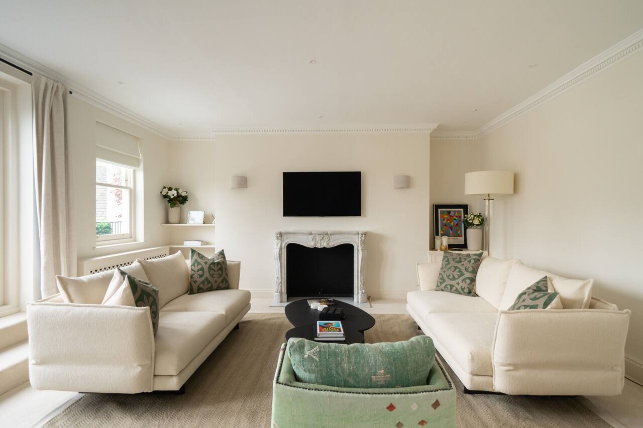 LUXURIOUS KNIGHTSBRIDGE SINGLE FLOOR PENTHOUSE + 4 BEDROOMS + LARGE ROOF PATIO 1