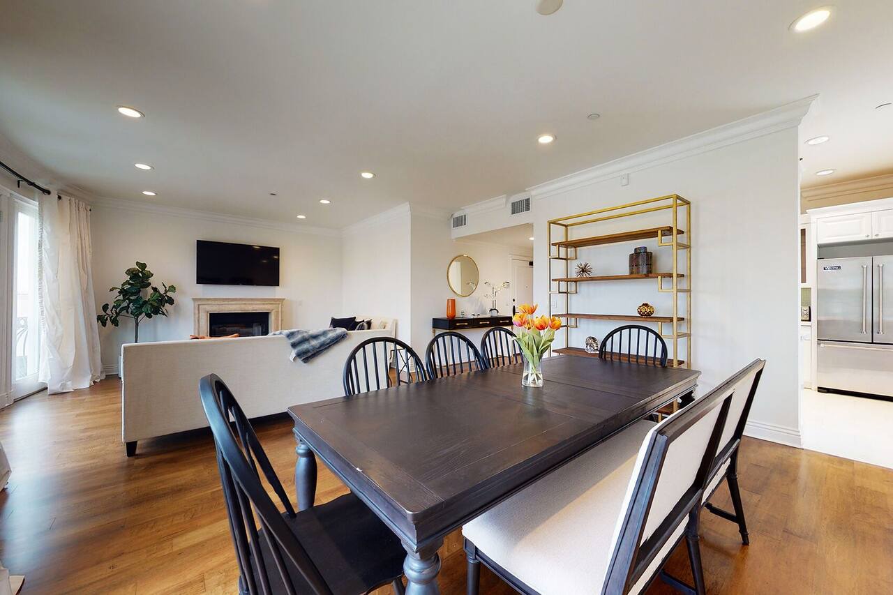 Luxurious & Private Beverly Hills Condo with Views 1